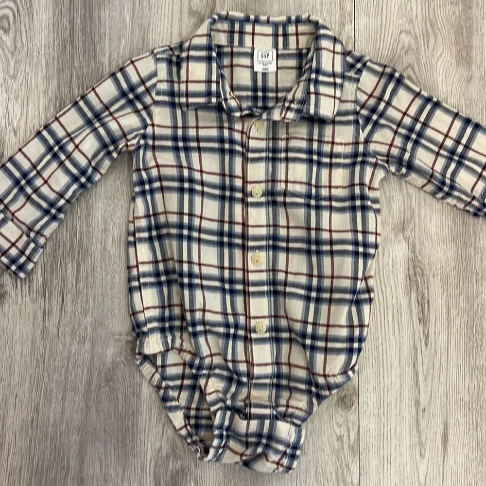 Baby Gap 12-18 months boys plaid long sleeve onesie